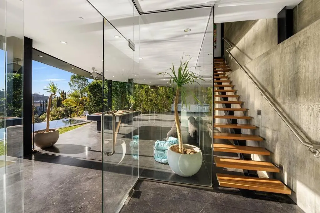 Luxurious Glass Mansion With Pool, Jacuzzi, Sauna Los Angeles Villa